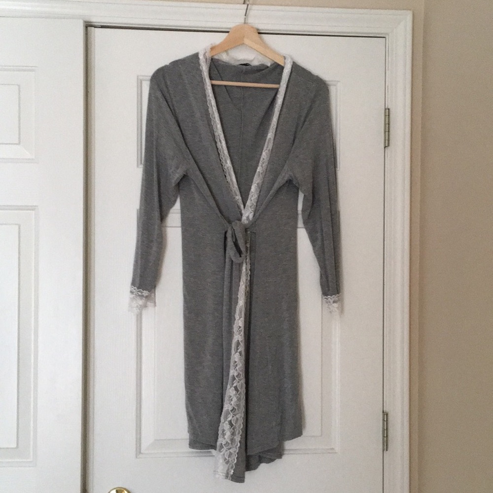 Maternity robe